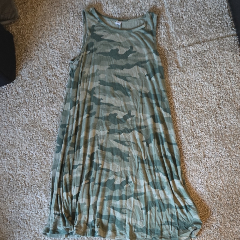 Old Navy Green Camouflage Top